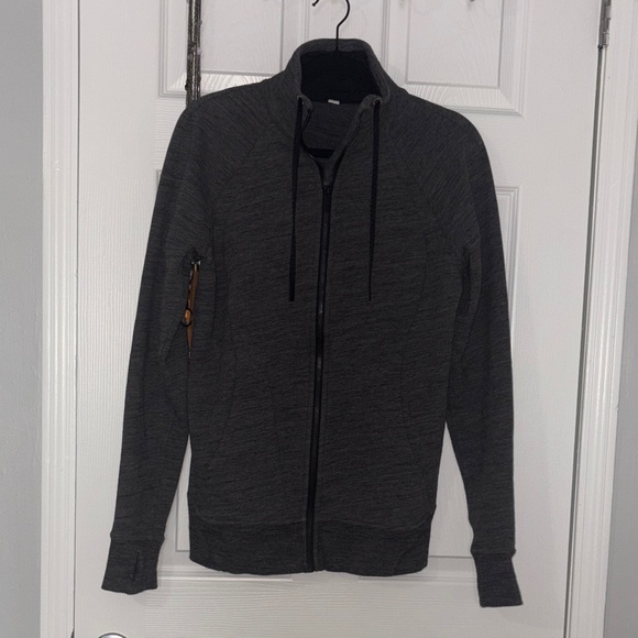 lululemon athletica Tops - Lululemon charcoal gray zip-up size 8/10?
